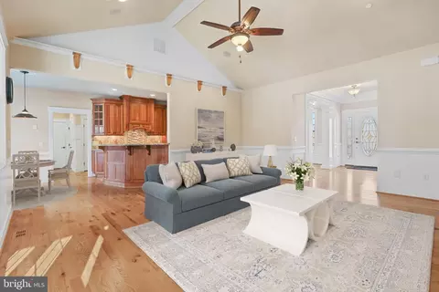 Living - 2912 Charles St, Fallston, MD 21047 photo 3 of 4