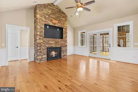 Living - 2912 Charles St, Fallston, MD 21047 photo 2 of 4