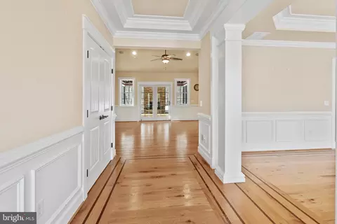 Entry Way - 2912 Charles St, Fallston, MD 21047 photo 3 of 9