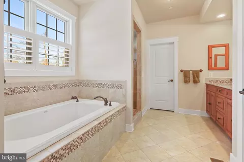 Bath - 2912 Charles St, Fallston, MD 21047 photo 1 of 3