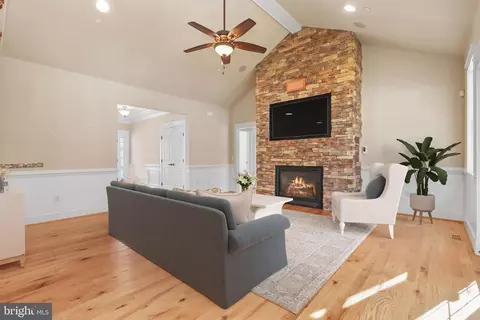 Living - 2912 Charles St, Fallston, MD 21047 photo 1 of 4