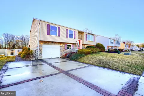 748 Shore Dr, Joppa, MD 21085 photo 3