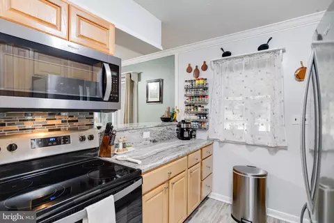 Kitchen - 735 Joppa Farm Rd, Joppa, MD 21085 photo 2 of 2