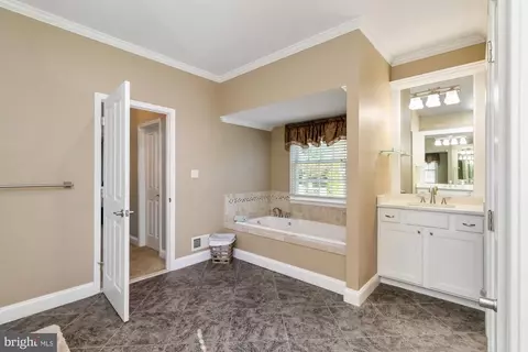 Bath - 524 Arama Dr, Fallston, MD 21047 photo 2 of 4