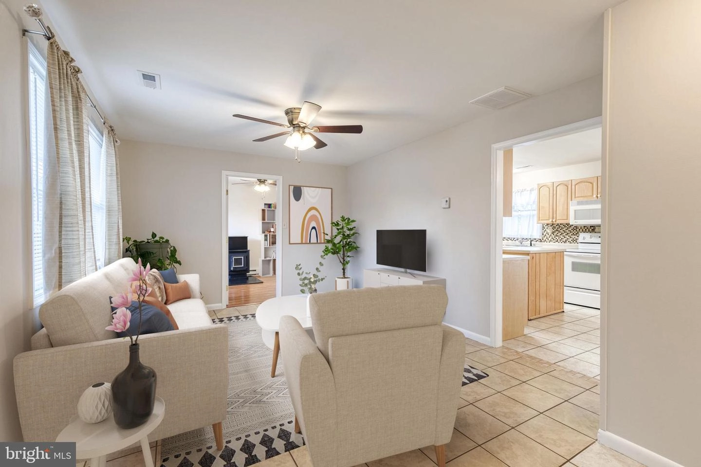 Living - 816 Bradley Rd, Joppa, MD 21085 photo 1 of 8