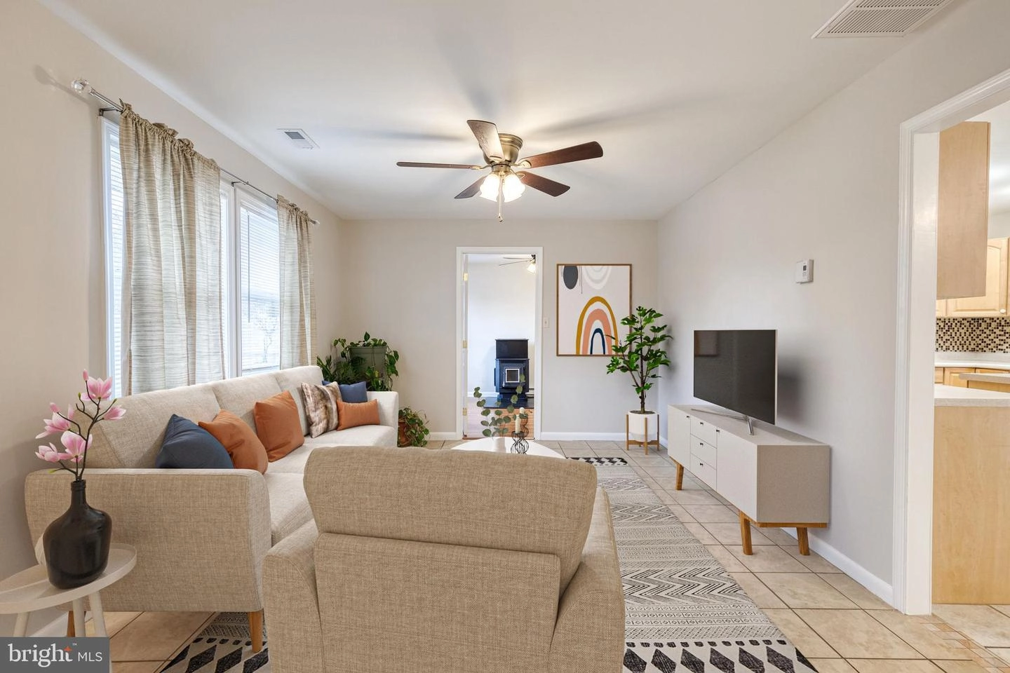 Living - 816 Bradley Rd, Joppa, MD 21085 photo 3 of 8