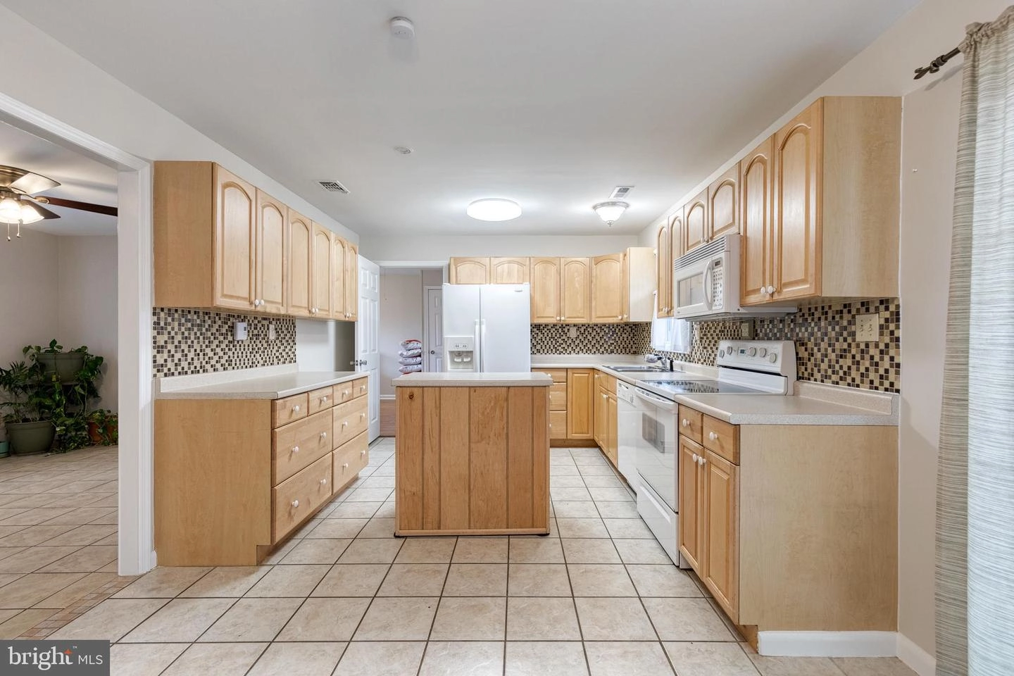 Kitchen - 816 Bradley Rd, Joppa, MD 21085 photo 4 of 4