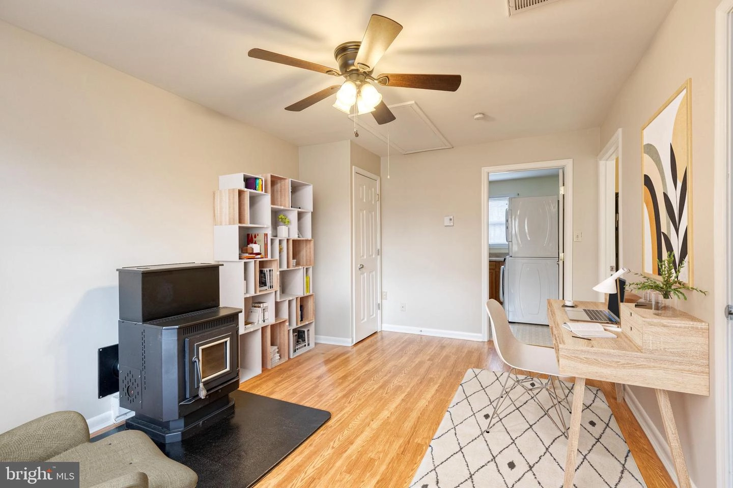 Living - 816 Bradley Rd, Joppa, MD 21085 photo 6 of 8