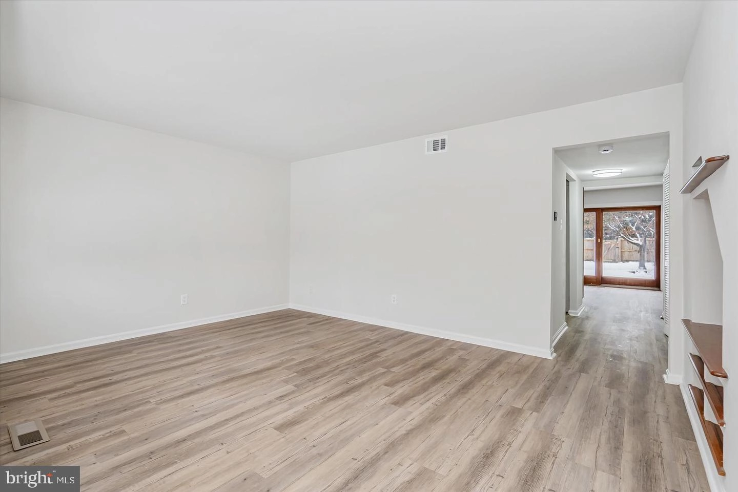 630 Shore Dr, Joppa, MD 21085 photo 5