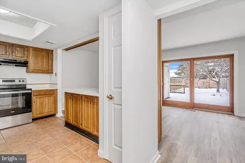 630 Shore Dr, Joppa, MD 21085 photo 8