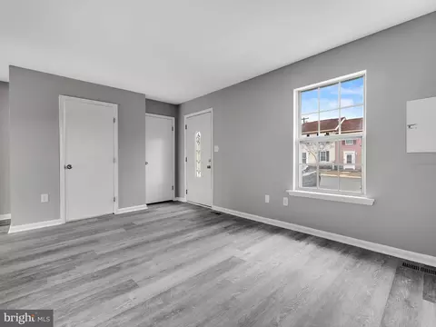 Living - 32 Patricks Ct, Abingdon, MD 21009 photo 2 of 4