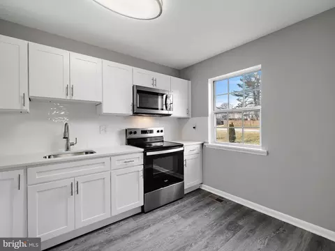 Kitchen - 32 Patricks Ct, Abingdon, MD 21009 photo 2 of 2