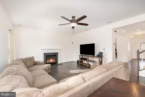 Living - 803 Elk Ct, Joppa, MD 21085 photo 1 of 2