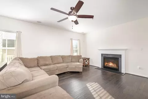 Entry Way - 803 Elk Ct, Joppa, MD 21085 photo 5 of 10