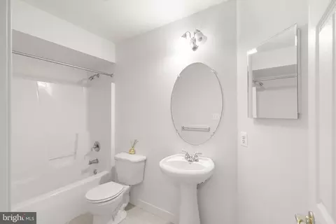 Bath - 511 Copeland Rd, Fallston, MD 21047 photo 3 of 4