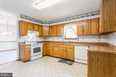 Kitchen - 713 Old Joppa Rd, Joppa, MD 21085 photo 1 of 2