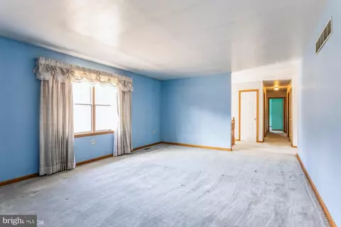 Living - 713 Old Joppa Rd, Joppa, MD 21085 photo 3 of 6