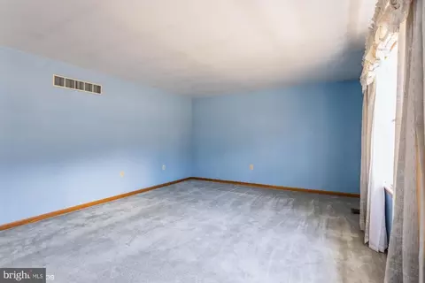 Living - 713 Old Joppa Rd, Joppa, MD 21085 photo 5 of 6