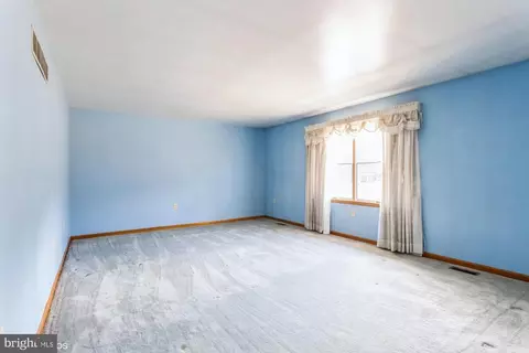 Living - 713 Old Joppa Rd, Joppa, MD 21085 photo 1 of 6
