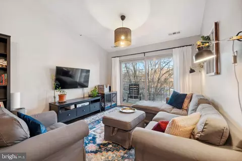 Living - 203 Crosse Pointe 3a Ct #3A, Abingdon, MD 21009 photo 1 of 2
