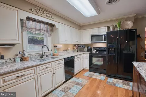 Kitchen - 2026 Fallsgrove Way, Fallston, MD 21047 photo 4 of 4