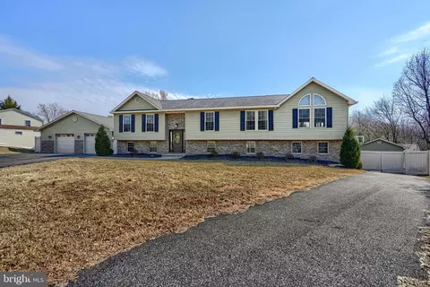 Exterior - 1401 Cottle Ct, Joppa, MD 21085 photo 2 of 34