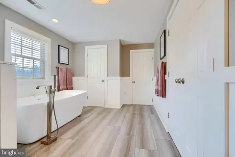 Entry Way - 1401 Cottle Ct, Joppa, MD 21085 photo 5 of 9