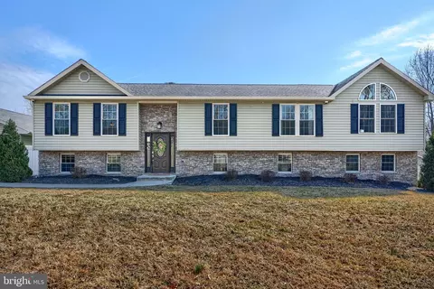 Exterior - 1401 Cottle Ct, Joppa, MD 21085 photo 5 of 34
