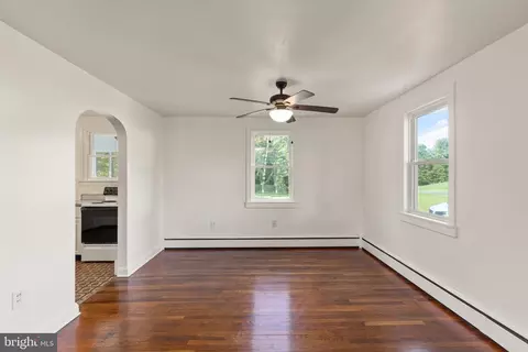 1407 Stockton Rd, Joppa, MD 21085 photo 4