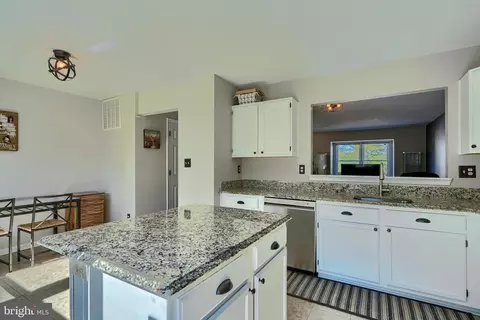 Kitchen - 315 Sunray Ct, Abingdon, MD 21009 photo 5 of 6