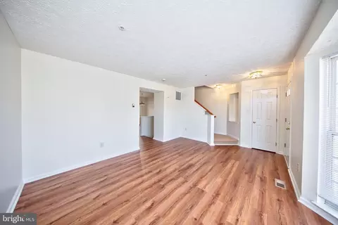 578 Macintosh Cir, Joppa, MD 21085 photo 3