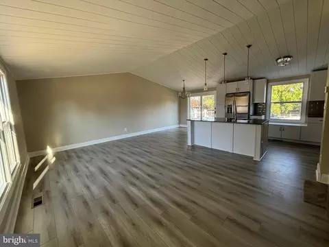 Living - 107 Shell Cove Ct, Joppa, MD 21085 photo 3 of 11