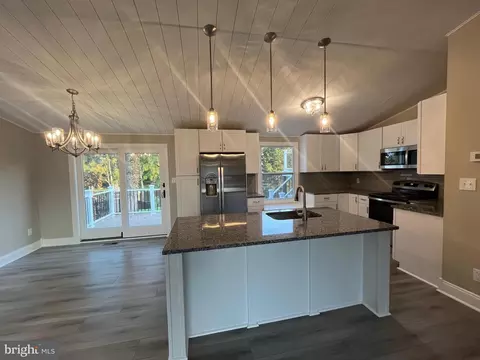 Kitchen - 107 Shell Cove Ct, Joppa, MD 21085 photo 2 of 5