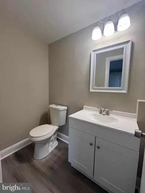 Bath - 107 Shell Cove Ct, Joppa, MD 21085 photo 1 of 2