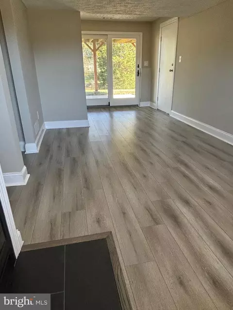 Living - 107 Shell Cove Ct, Joppa, MD 21085 photo 5 of 11
