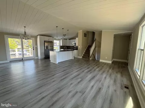 Living - 107 Shell Cove Ct, Joppa, MD 21085 photo 2 of 11