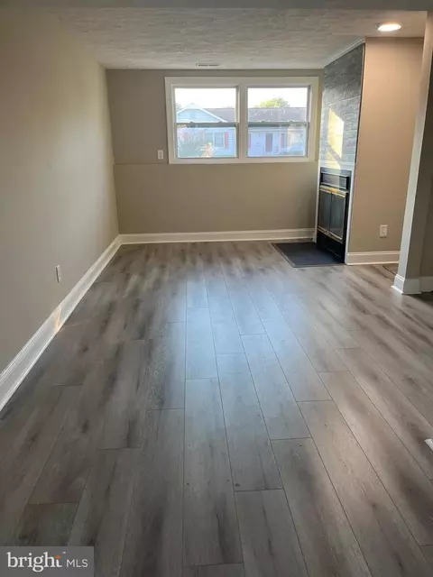 Living - 107 Shell Cove Ct, Joppa, MD 21085 photo 10 of 11