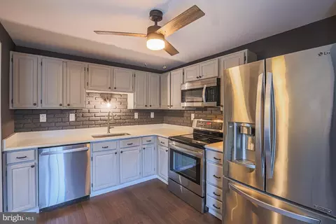 Kitchen - 2845 Longfellow Ct, Abingdon, MD 21009 photo 2 of 2