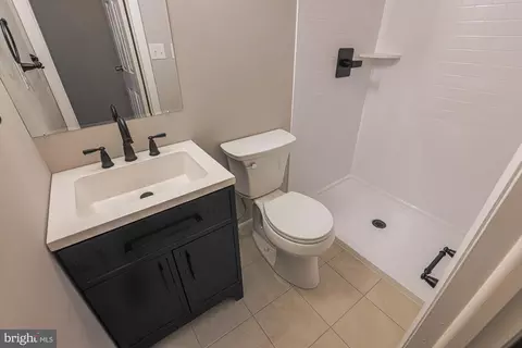 Bath - 2845 Longfellow Ct, Abingdon, MD 21009 photo 3 of 3