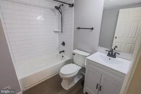 Bath - 2845 Longfellow Ct, Abingdon, MD 21009 photo 1 of 3