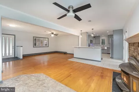 Living - 603 Wilgis Rd, Fallston, MD 21047 photo 1 of 6