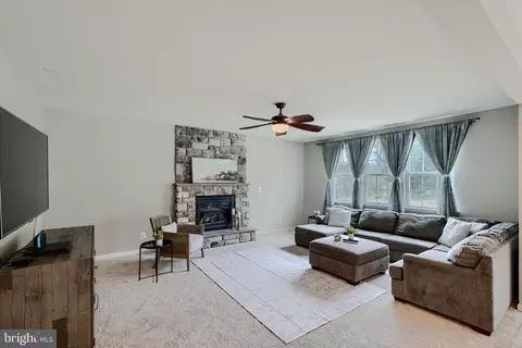 Living - 987 Saddle View Way, Forest Hill, MD 21050 photo 2 of 4
