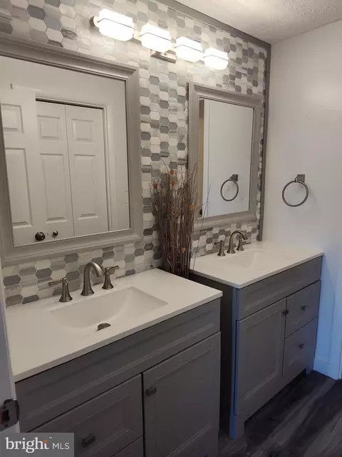 Bath - 658 Shore Dr, Joppa, MD 21085 photo 3 of 4