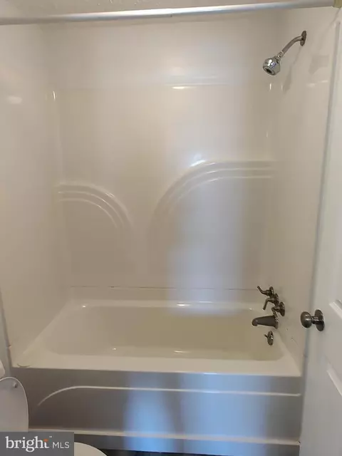 Bath - 658 Shore Dr, Joppa, MD 21085 photo 4 of 4