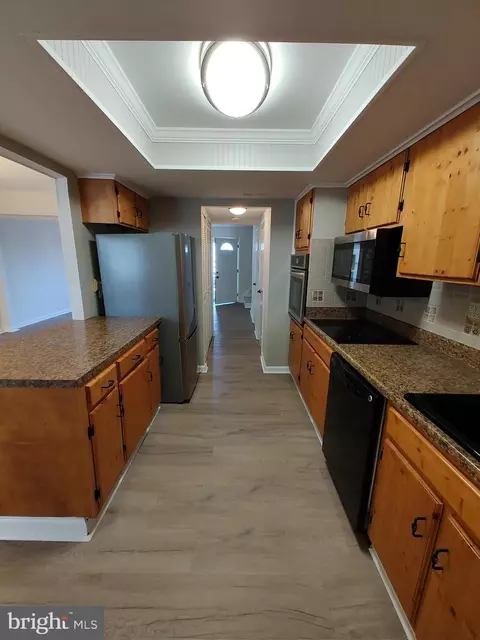 Entry Way - 658 Shore Dr, Joppa, MD 21085 photo 2 of 6