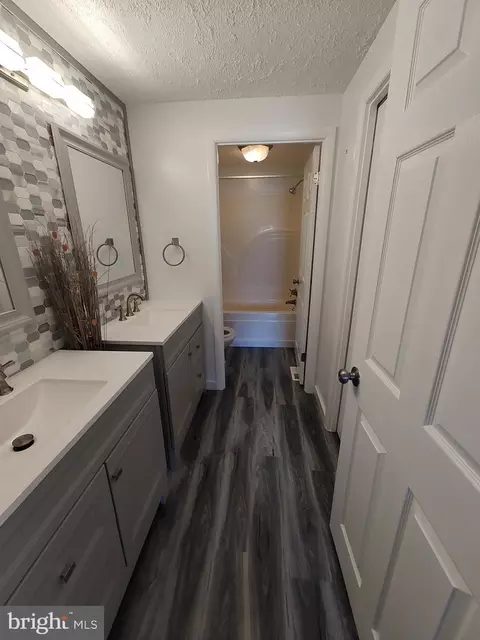 Bath - 658 Shore Dr, Joppa, MD 21085 photo 2 of 4