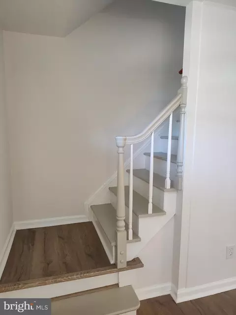 Entry Way - 658 Shore Dr, Joppa, MD 21085 photo 4 of 6