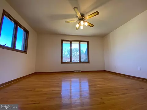 Living - 2128 Bellvale Rd, Fallston, MD 21047 photo 4 of 6