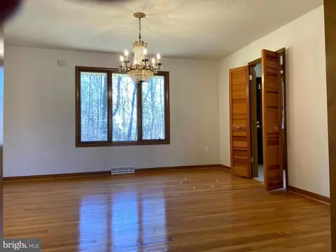 Living - 2128 Bellvale Rd, Fallston, MD 21047 photo 3 of 6