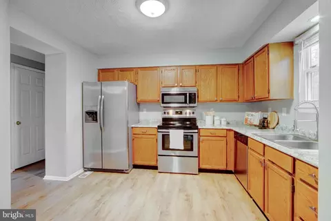 Kitchen - 3147 Ebbtide Dr, Edgewood, MD 21040 photo 2 of 3